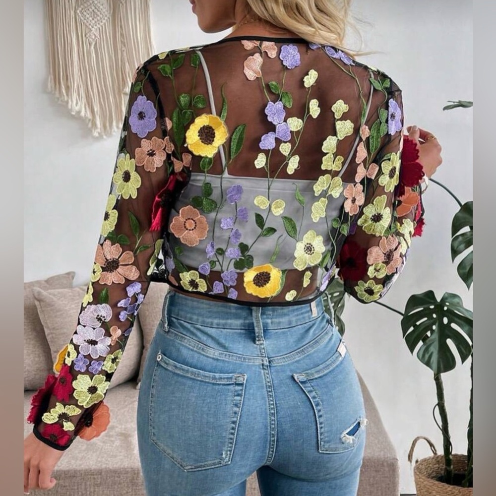 Emery Rose Floral Embroidered Sheer Cropped Jacket - Picture 4 of 9